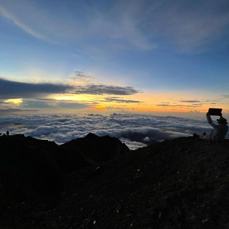 Rinjani Trekking Official Hotell Senaru Exteriör bild